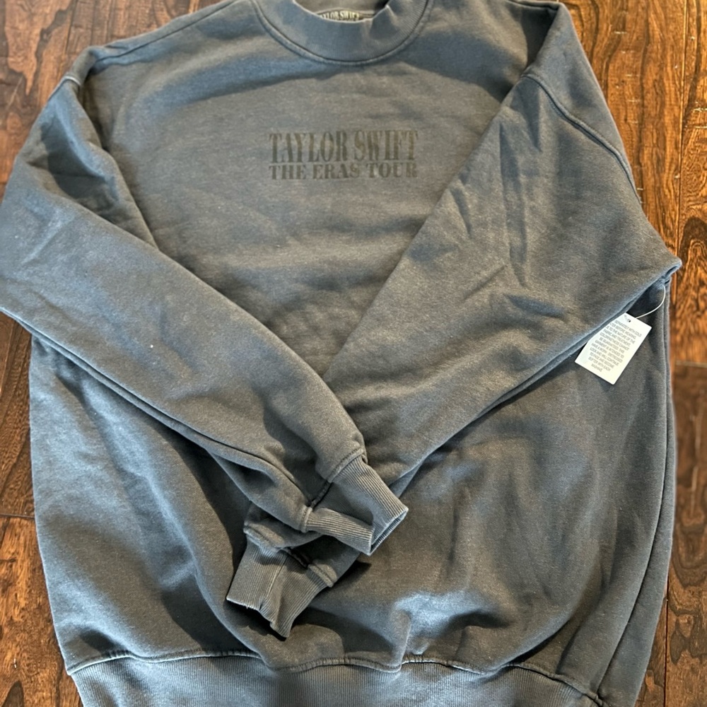 NEW Taylor Swift Eras Tour Blue Crewneck Sweatshirt Medium crew M unisex
